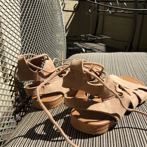 Sandals - Picture 3 of 8